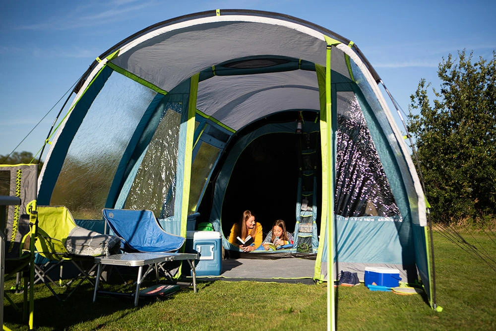 Coleman Castle Pines 4L Blackout Tent (2022) Coleman Castle Pines 4L Blackout Tent (2022) -Outdoor Camping Store of3a1393